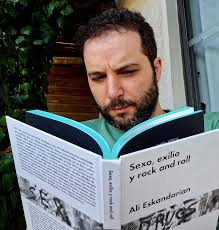 Aquí les comparto "La tierra", canción que originalmente forma parte del  disco "Paraíso transgresor". El planeta tierra es algo minúsculo si lo  comparamos con otros planetas, y ni hablar si lo comparamos