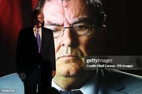 Amanda Dunsmore's Instagram, Twitter & Facebook