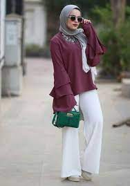 Pembe renk ile ne renk ayakkabı diye düşünenler için gri tercihi önerilmektedir. Mor Kiyafetler Nasil Kombinlenir