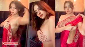 Simran Kaur Nude Boobs Expose Sex Red Saree Video - Ulluuncut