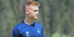 Его отец — виталий цыганков (1973 г.р.) играл на позиции вратаря в винницкой «ниве» и нескольких израильских клубах. Viktor Cygankov Dinamo Reshilos Prodat Vedushego Futbolista Nv