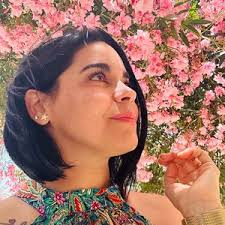 Dania Ferro (@daniaferro_author)