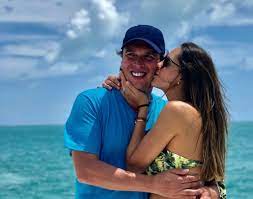 Video del esposo de laura acuña y nicolás es una sensación. Le Corto La Cara Una Foto Confirmaria Que Laura Acuna Se Separo