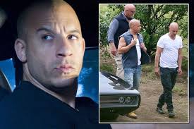 Keukens, woonkamervloeren, badkamers, toiletten en winkelpanden betegelen. Vin Diesel Tearful As Stunt Double Rushed To Hospital After Plunging 30ft Off Balcony Mirror Online