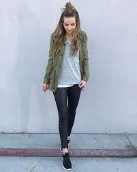 Winter Momiform 10 Outfits To Copy Right Now Merrick S Art Cold Weather Outfits Casual Outfits With Leggings Leather Leggings Outfit