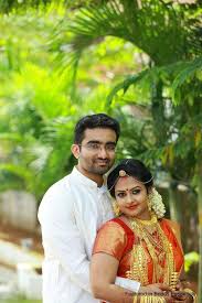 Pin By Sruthi Baiju On Indian Bridal Pre Wedding Poses Kerala Wedding Photography Wedding Photography Bride