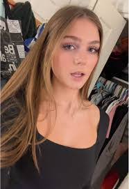 Jillian Dumont's Instagram, Twitter & Facebook