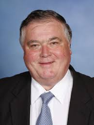 VALE DR. DENIS MOORE (1949-2021)