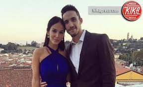Paola di benedetto, ex madre natura di ciao darwin e ballerina di colorado, non ha raggiunto l'honduras insieme agli altri naufraghi. Isola Dei Famosi Lo Sfogo Del Fidanzato Di Paola Di Benedetto Foto Kikapress Com