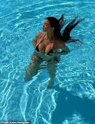 128,255 girlfriends busty friend free videos found on xvideos for this search. Inside Kylie And Kendall Jenner S 6 500 A Night Mexico Getaway Daily Mail Online