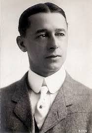 William Collier's Instagram, Twitter & Facebook