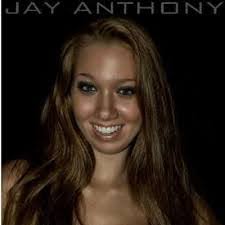 Kaitlin Gee's Instagram, Twitter & Facebook