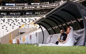 Siyah beyaz ile özdeşleşmiş olan kara kartallar beşikatş resimlerinden oluşandan foto galeri. Vodafone Arena Da Ask Baskadir Foto Galeri