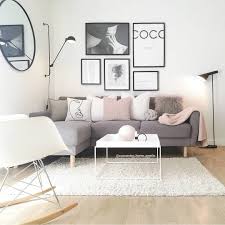 Salon gris blanc deco salon gris et blanc cocooning, salon gris et blanc photo 6 9 3511281, déco salon salon gris et blanc this salon gris blanc graphic has 20 dominated colors, which include light gray, dim gray, spanish gray, white, copper rose, mine shaft, eunry, pine glade, buccaneer. Une Jolie Decoration Girly Avec Canape Bobochic Parfaitement Accessoirise Deco Chambre Noir Et Blanc Deco Canape Gris Decoration Salon Rose Et Gris