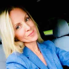 Anne Middleton (@TriMarathon)