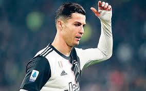 kɾiʃˈtjɐnu ʁɔˈnaɫdu, γεννήθηκε 5 φεβρουαρίου 1985) είναι πορτογάλος ποδοσφαιριστής που αγωνίζεται για την γιουβέντους και για την εθνική ομάδα της πορτογαλίας. Eftase To Plhrwma Toy Xronoy Gia Ton Kristiano Ronalnto H Ka8hmerinh