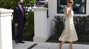 وذكرت الصحيفة البريطانية أن ميلانيا ترامب ظلت مقيمة في مدينة نيويورك لمدة 5 أشهر ولم تنتقل للإقامة مع زوجها في العاصمة واشنطن قبل فوز زوجها بالرئاسة عام 2016، بمزاعم. Ù…ÙŠÙ„Ø§Ù†ÙŠØ§ ØªØ±Ø§Ù…Ø¨ ØªØ¯Ù„ÙŠ Ø¨ØµÙˆØªÙ‡Ø§ ÙÙŠ Ø§Ù„Ø§Ù†ØªØ®Ø§Ø¨Ø§Øª Ø¨ÙÙ„ÙˆØ±ÙŠØ¯Ø§ Ø¯ÙˆÙ† ÙƒÙ…Ø§Ù…Ø© Ø³ÙŠØ§Ø³Ø© Ø£Ø®Ø¨Ø§Ø± Ø§Ù„Ø¥Ù…Ø§Ø±Ø§Øª Ø§Ù„ÙŠÙˆÙ…