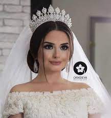 Pin By Madiha Hajra On Wedding Hairstyles Wedding Hairstyles With Crown Wedding Bustier Bride Headpiece