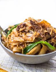Beef Stir Fry With Flat Rice Noodles Gimme Delicious Flat Noodles Recipe Asian Dishes Beef Stir Fry