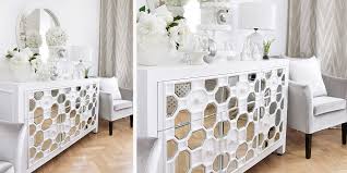 Sideboards kaufen sie günstig auf wohnen.de ⭐ kostenloser versand & retoure ✅ große auswahl vom einfachen board bis zum exklusiven sideboard in hochglanz weiß oder schwarz, bis zu edlen. Sideboard In Purem Weiss Mit Spiegelelementen Instashop