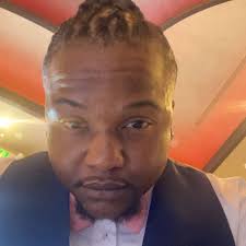 What are some helpful tips and advice for a woman starting a box truck  business, including hiring a driver and dispatching?