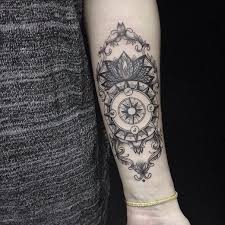 Exemple tatouage plume mandala avec hirondelles. Epingle Sur Tattoo