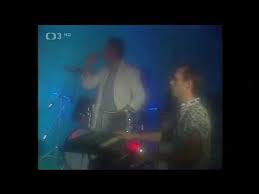 Námi dodávané formáty jsou midi gm a xg s českou diakritkou nebo bez ní. Sbohem Lasko Ja Jedu Dal Josef Laufer 100 Let Ii Lyrics Song Meanings Videos Full Albums Bios