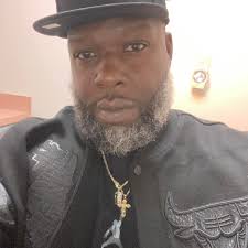 🥳 Happy Birthday to Markita Battle, Chamber Ambassador and owner of  Uniquely Divine Catering! We appreciate her dedication and volunteer  efforts at Chamber events and wish her a wonderful day of celebration.