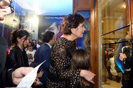 Have something nice to say about barbara guimarães? Barbara Guimaraes Mostra Filha Pela Primeira Vez E Recebe Elogios Nacional Flash