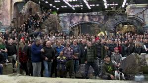 Gandalf casts spells to reveal hidden enemies in a castle. Cast And Crew Of The Hobbit