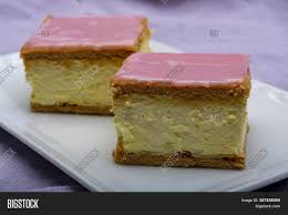 Gemaakt met de bladerdeegplakken van banquet d'or®. Tompoes Tompouce Image Photo Free Trial Bigstock