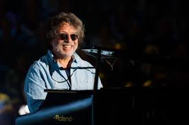 Egy sírig tartó szerelem ,. A Legenda Aki Mar Negyevesen Zongorazott 72 Eves Lett Presser Gabor Nlc