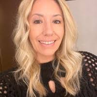 Sara Haun's Instagram, Twitter & Facebook