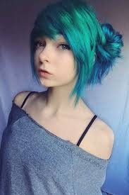 Comb the hair smooth and down toward one side of the face, covering the forehead partially. 42 Super Bright Emo Hair Ideas Lovehairstyles Com