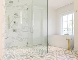 Carrara Marble Bianco Carrara Thassos Parquet Marble Mosaic Tiles Finish A White And Gray Bathroom W Marble Mosaic Bathroom Mosaic Flooring White Marble Shower