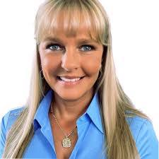 Cynthia Arsenault's Instagram, Twitter & Facebook