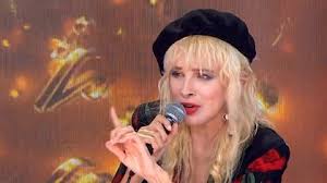 Trained as a dancer and actress. Nacha Guevara Conto El Motivo Por El Que Estara Ausente En El Cantando 2020 Quien La Reemplaza En El Jurado Del Certamen Infobae