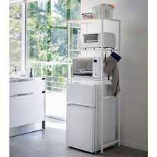 冷蔵庫上のデッドスペースを有効活用 冷蔵庫上ラック タワー のご紹介です 単身者や2人暮らしサイズの冷蔵庫に対応したラックです 棚が可動式になっているので高さ約88 128cmまでの冷蔵庫に対応しています 棚板も約20cmずつ調整できるので置きたいものに合わせ