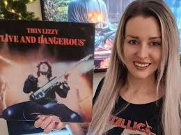 THIN LIZZY: Live and dangerous 2LP. 6641 807 England UK. Best copy  available. Check the video of the actual LP for sale! Check audio reviews  and full audio (whole double album)