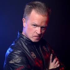 Alma Hdz's Instagram, Twitter & Facebook