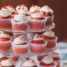 Recette De Petits Gateaux Red Velvet Coupdepouce Com Desserts Food Houston Foodie
