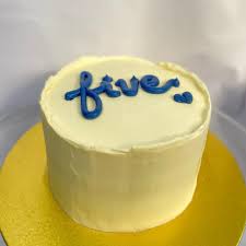 6" 2 layers Carrot Cake 💙🥕