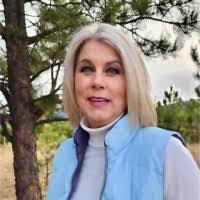 Betsy Pfeifer's Instagram, Twitter & Facebook