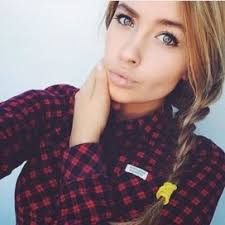 Ivy Barnett's Instagram, Twitter & Facebook