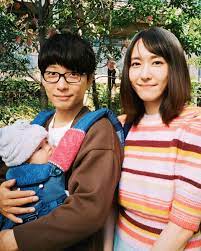 星野源と新垣結衣が１９日、電撃結婚を発表した。 ２人はそれぞれの所属事務所を通じて、コメントをｆａｘで送付。 報告の最後には、「星野源 新垣結衣」と直筆の連名を添えた。 丁寧に書かれながら、そっくりな素朴な字体。 Vqxeb L8hw0wwm