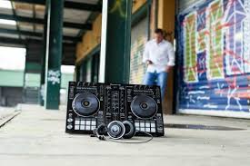 Nachdem wir diesen artikel in 2017 veröffentlicht haben, verfolgen wir die diskussion darüber auf. Was Darf Ein Professioneller Hochzeits Dj Kosten