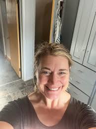 Introduction and conversation among women from Michigan