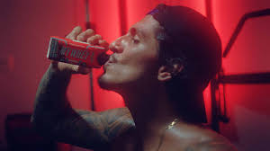 Integralmedica mostra outro lado de Gabriel Medina para apresentar novo My  Whey