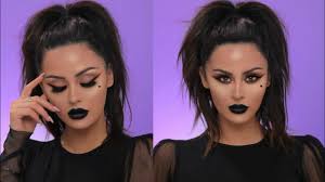 Sep 17, 2020 · skull makeup is popular for most festivals and halloween is no exception. 26 Spooky Chic Halloween Makeup Ideas We Are Obsessing Over College Fashion
