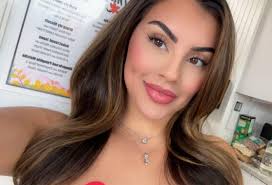 Jay is back from her vacay! 12:30pm-9pm 💋